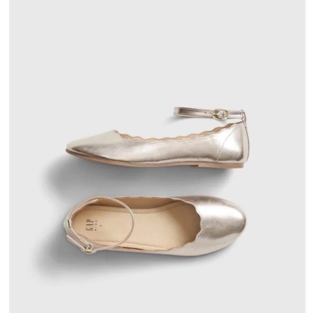 NWOT GapKids Scalloped Ballet Flats